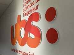 logo relief 7