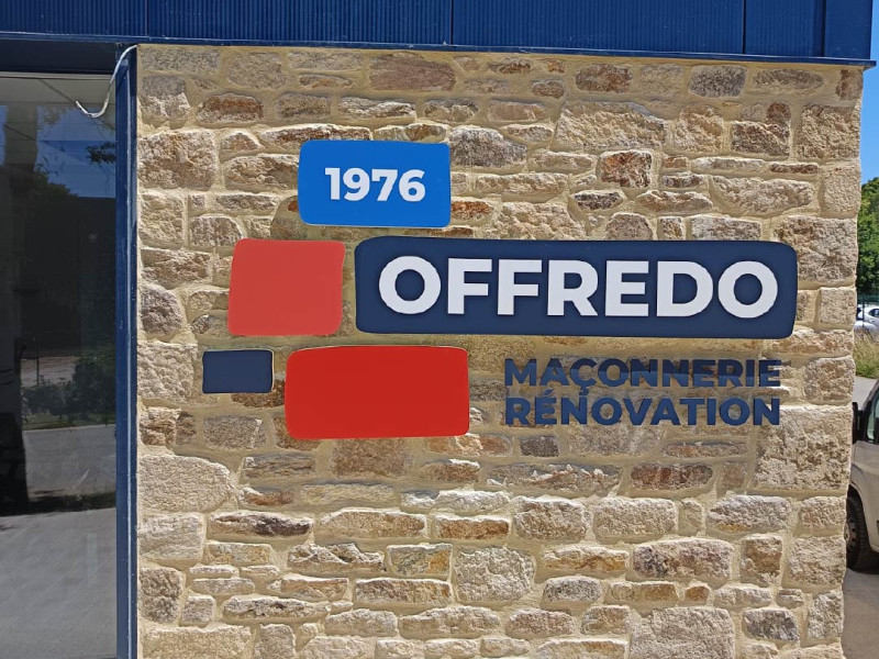 Une enseigne qui claque