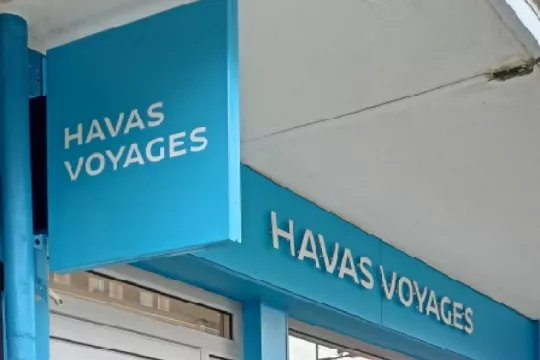 Enseignes perpendiculaires à la façade - 3