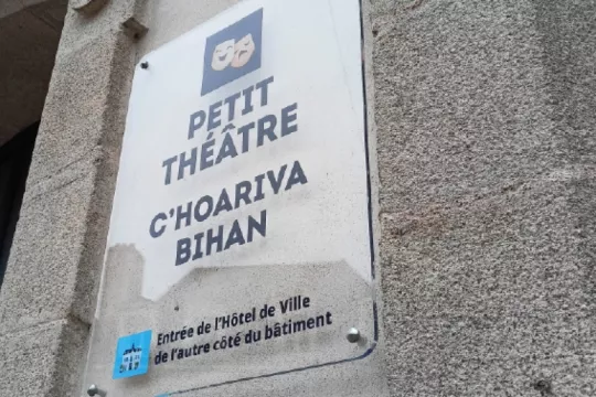 Collectivités et mairie : Valorisez vos espaces publics avec la communication visuelle Waroch ! - 2