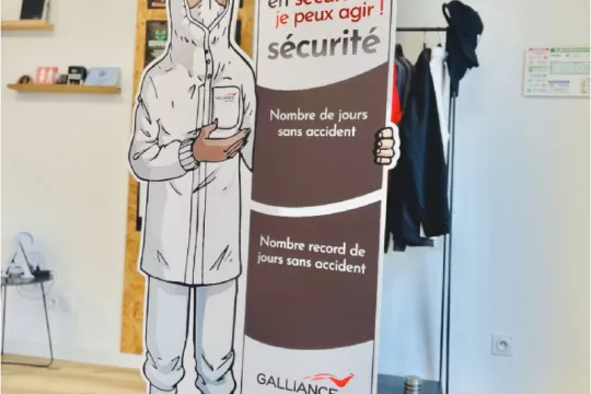 Industries, boostez votre visibilité avec la communication visuelle Waroch ! - 1