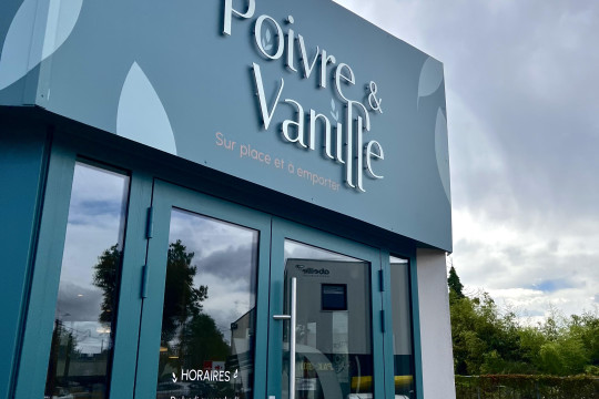 Lettres découpées pour enseignes