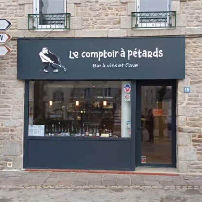 Une enseigne en lettres découpées à Plumelec