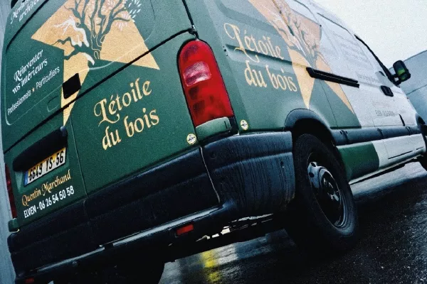 Semi-covering pour L’Étoile de Bois : une menuiserie d’Elven qui affiche ses valeurs