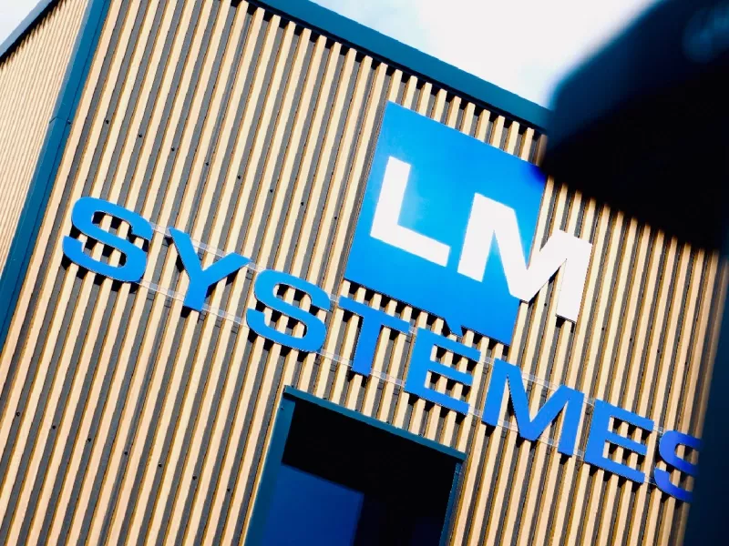 Une nouvelle enseigne pour LM Systèmes à Saint-Avé : un projet qui met en lumière l'importance du local